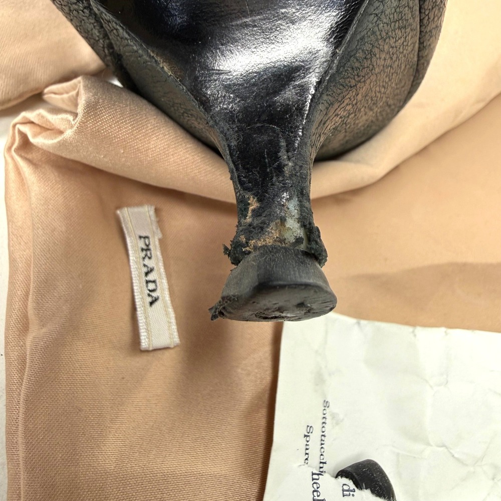 Prada Black Pebbled Leather Pointed Toe Buckle Kitten Heel Pumps 38.5 Italy - Picture 7 of 10